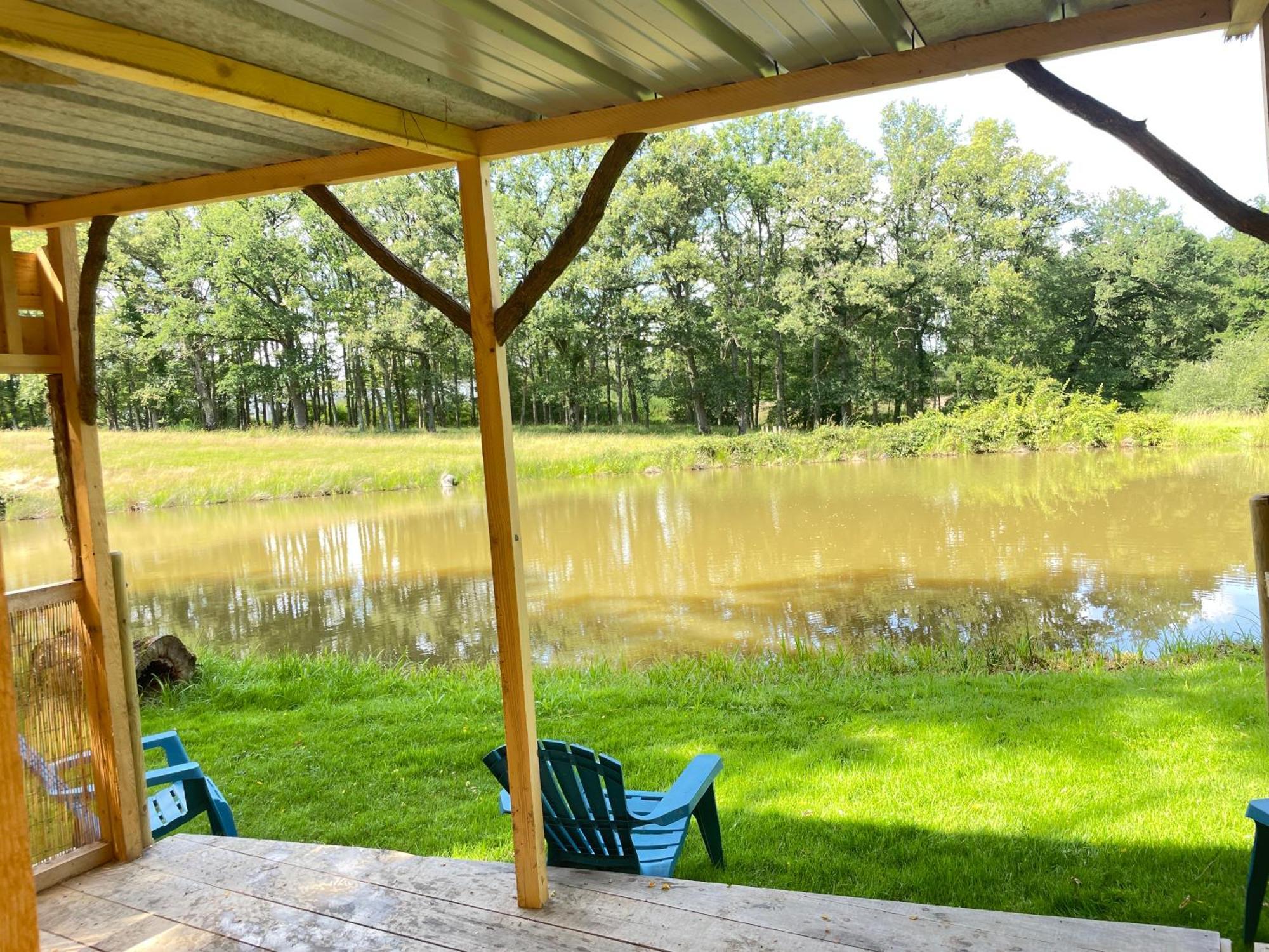 Gite Neuf Avec Jardin, Foret Et Etang Argenton Sur Creuse Luaran gambar